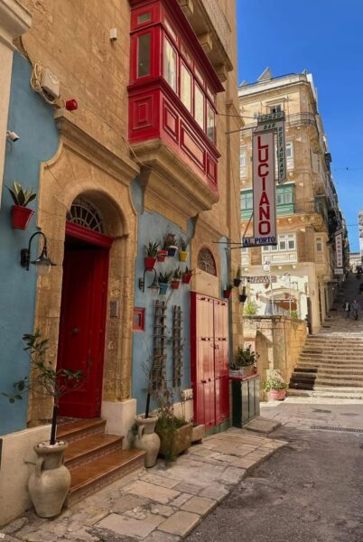 9924a2bf-c25f-4a06-8b62-d28b311cb7c9